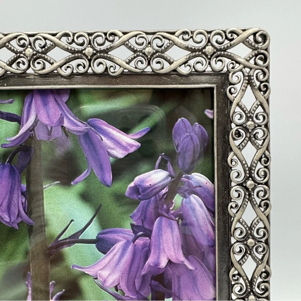 Ornate Silver-Tone Metallic Tabletop or Wall Frame Display 5x7 Picture